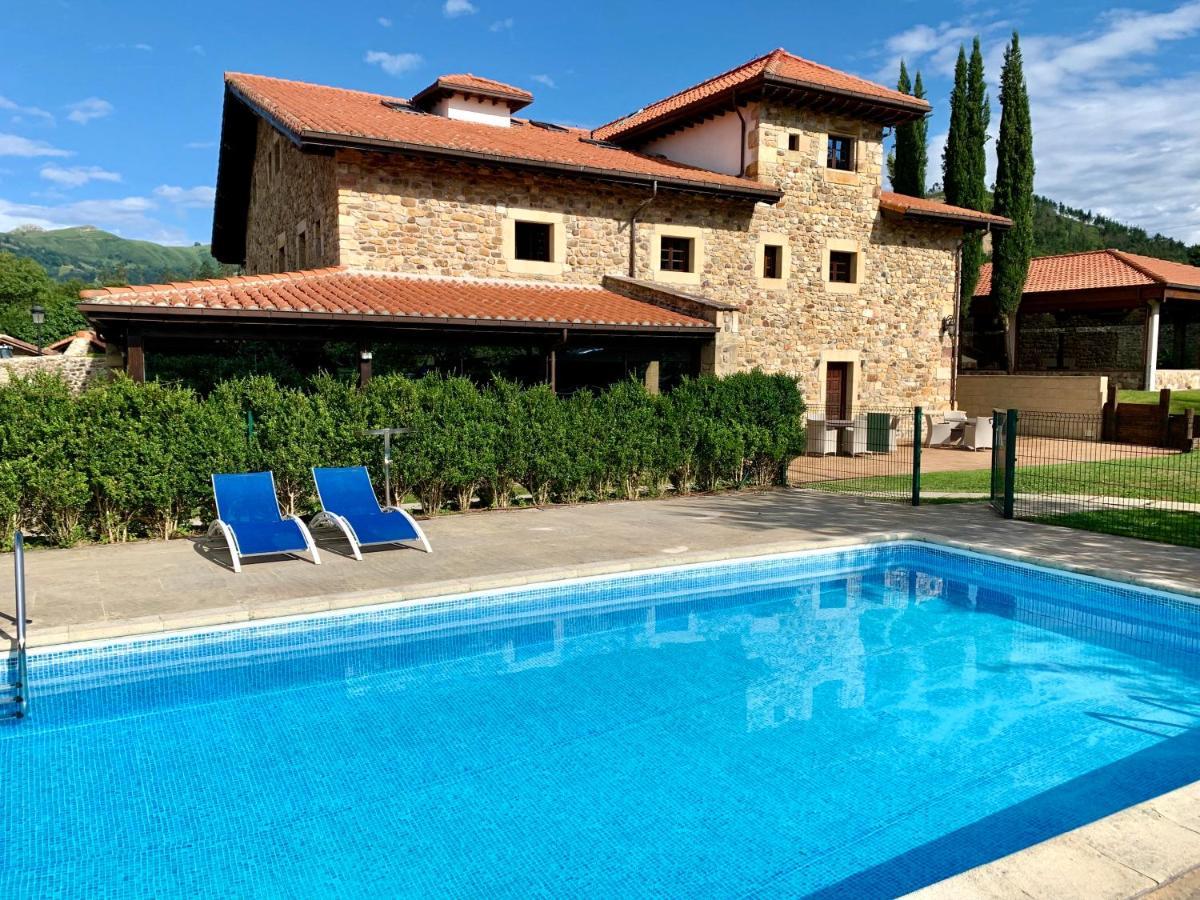Akla Hotel Suites Valles Pasiegos Saro Exterior photo
